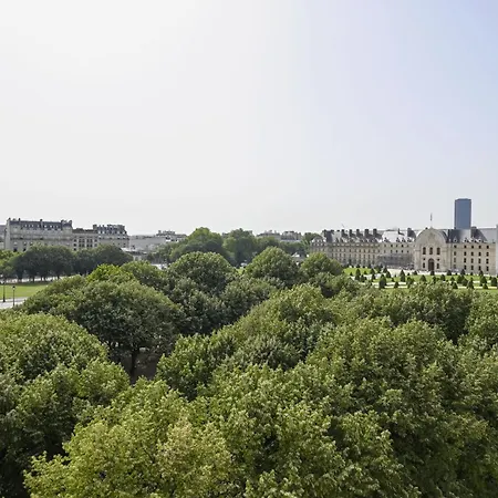 7 Paris