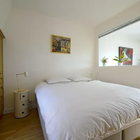 7 * Paris